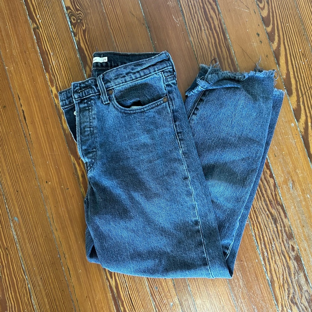 Levi Wedgie Straight Jeans in washed black, size 29